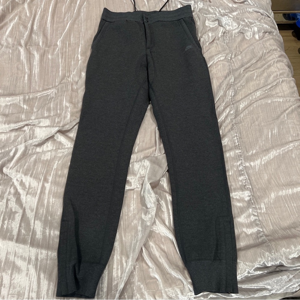Nike venom tech fleece jogger pants Sz medium 610172-032